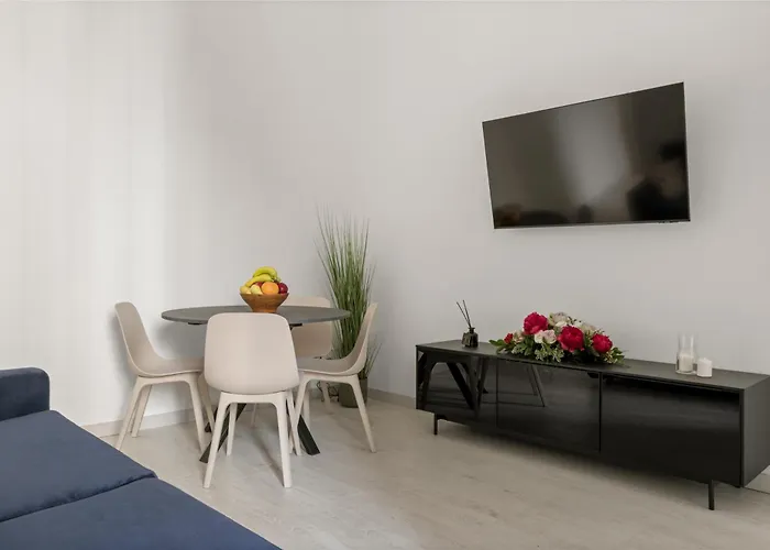Visconti58 Boutique House - Modern With Balcony *